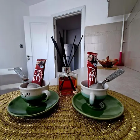 Lory's I Apartment