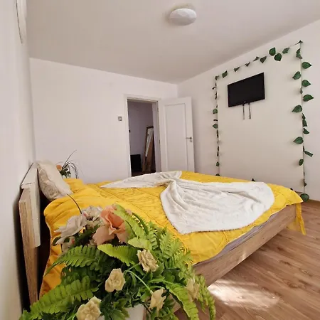 Lory's I Apartment
